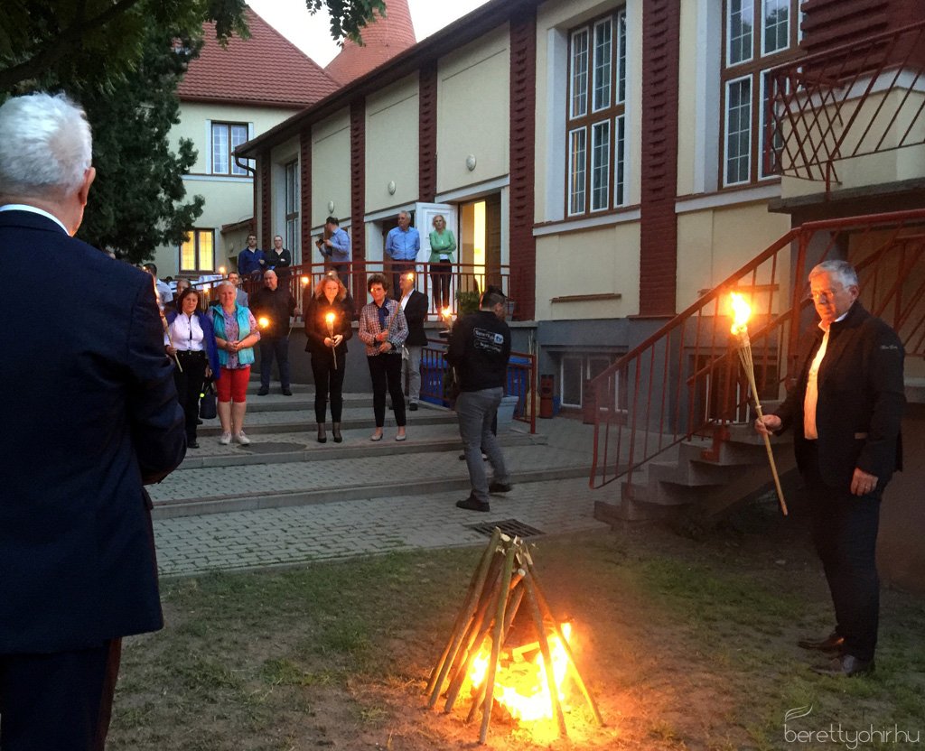 Trianon 100 . fáklyagyújtás09